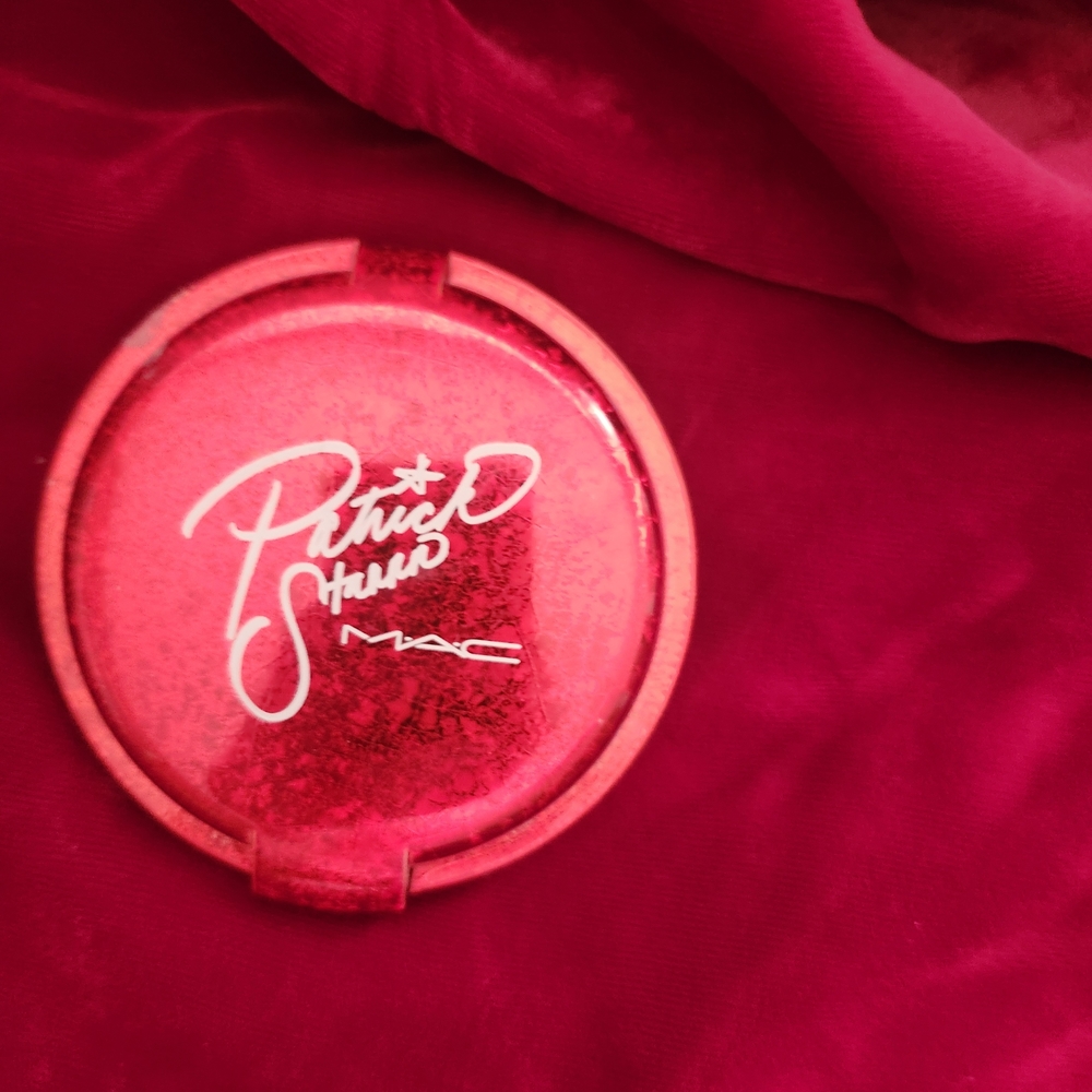 MAC Cosmetics x Patrick Starr Highlighter - Baby Its Gold Outside